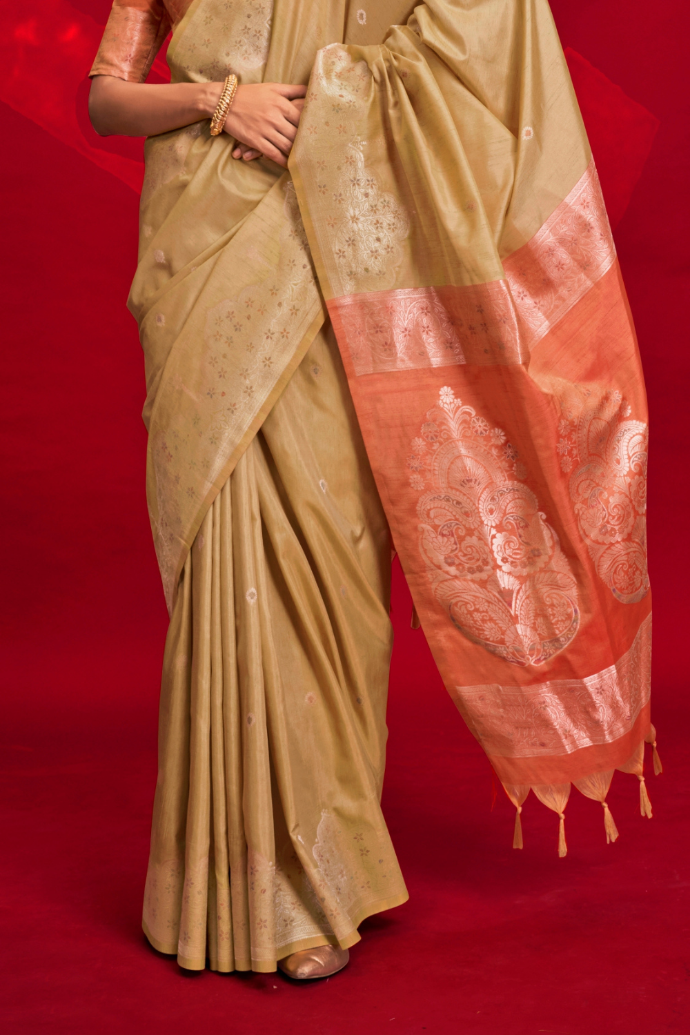 Beige Tussar Handloom Weaving Silk Saree