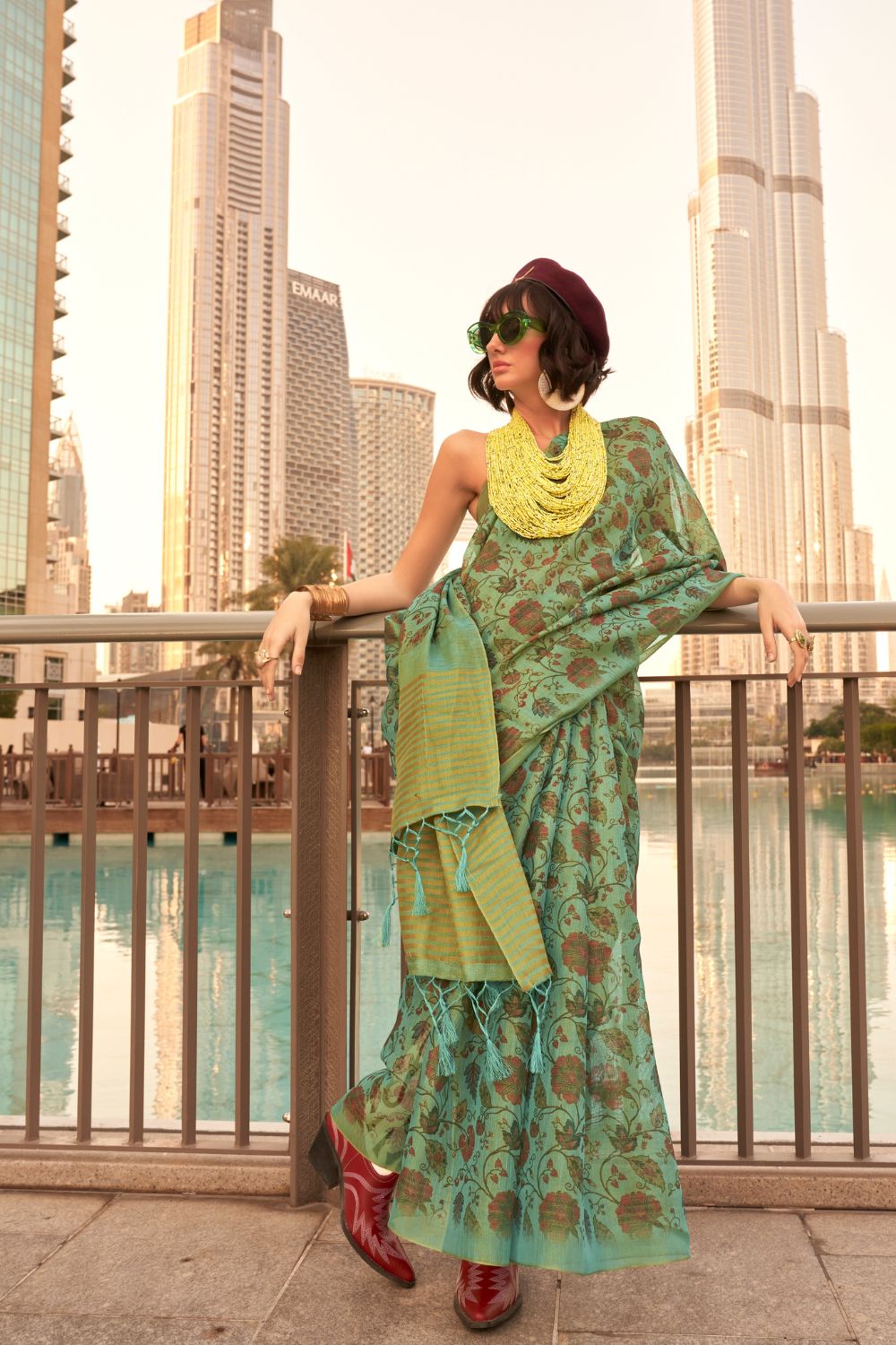 Sreevia Weaves Printed Zari Tissue Saree