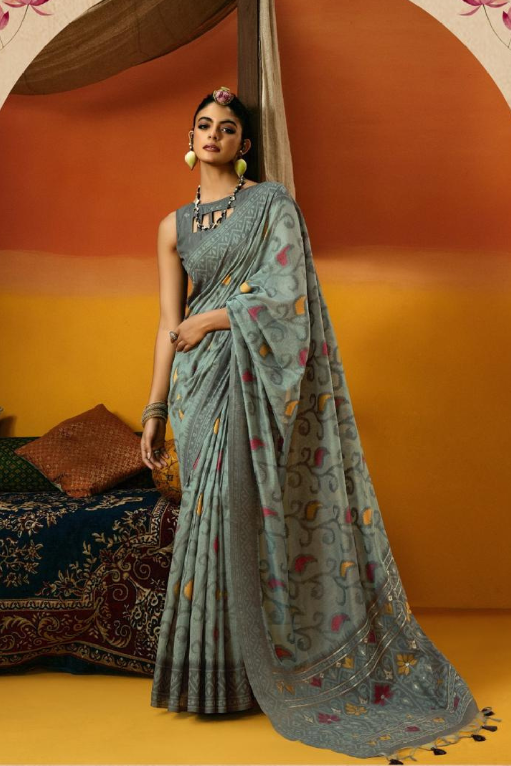 Grey Spun Handwoven Jamdani Saree